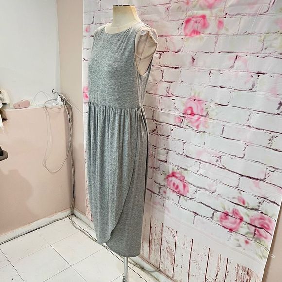 Alice + Olivia Gray Maxi Dress - Picture 2 of 9